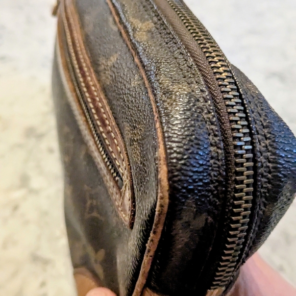 Louis Vuitton Brown Monogram Toiletry Bag - Picture 8 of 16